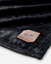 画像をギャラリービューアに読み込む, Sublime x Slowtide / 40 OZ Plush Fleece Throw
